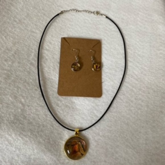 Abstract Acrylic Art Necklace And Earring Set In Gold Colored Bezel - Picture 5 of 6